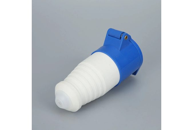 16A 3-pinski 2P+E IP44 vodootporni električni konektor