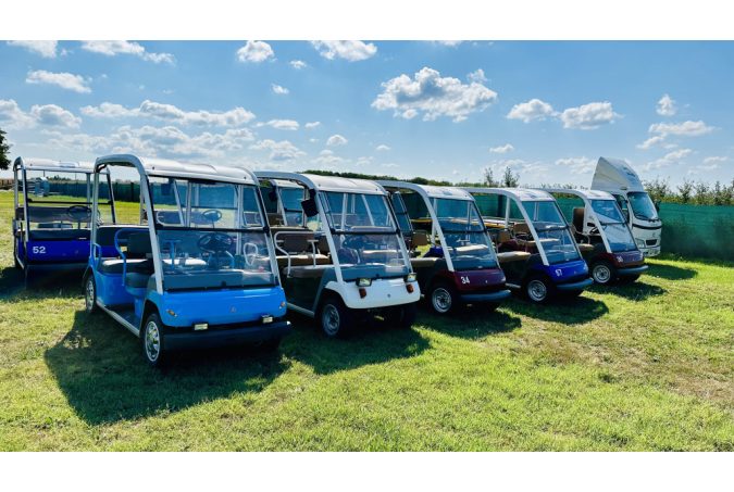 Najam standardnih golf vozila za 5 osoba (mjesečni najam), bordo